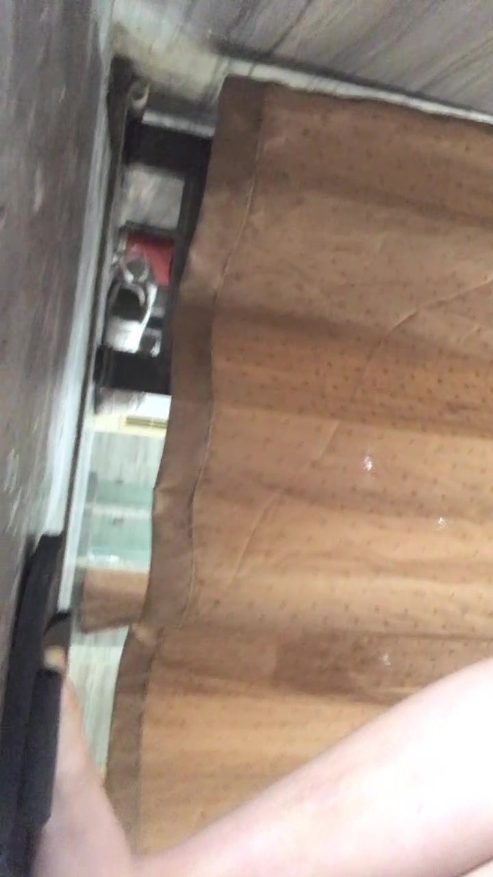 【健身教練真的很深】浴室偷拍未遂躲起來自慰，一等一的極品身材，堅挺美乳，特寫騷穴，收益登頂佳作