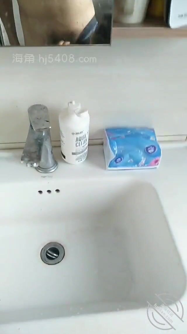 和大嫂的亂倫史68大嫂的閨蜜來找她玩，大嫂卻在衛生間被我操完才出門收費視頻